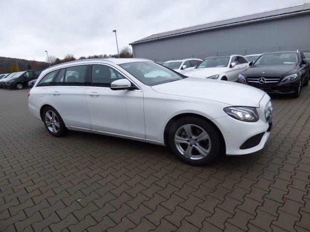 Left hand drive MERCEDES E CLASS 220 T d 